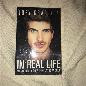 - paper cover, great condition 👑